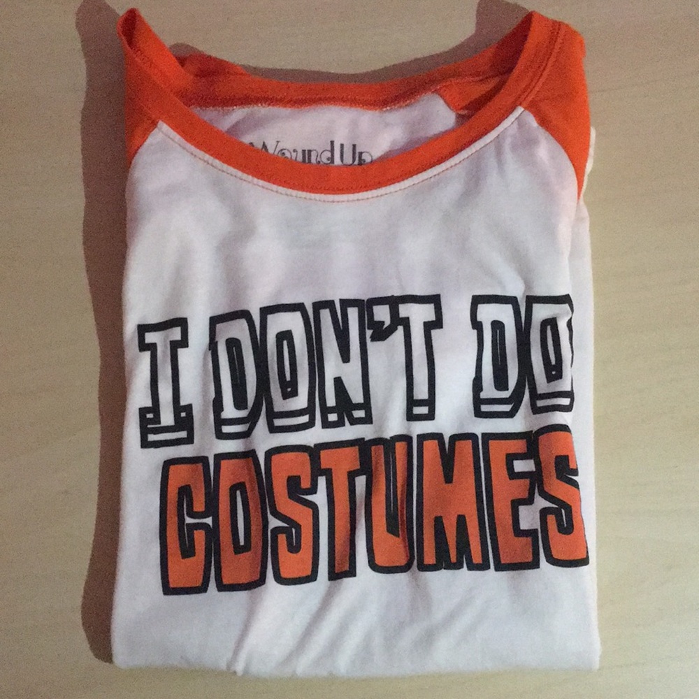 Women’s Halloween T-shirt with sleeves 3/4 length.